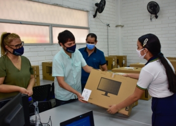 Por una educación más conectada, alcalde Pumarejo entregará más de 1.100 portátiles a instituciones educativas oficiales