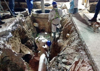 Acuacar trabaja en la reparación de daños cercanos a la estación de Aguas Residuales de Torices