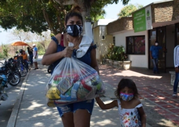 La Alcaldía de Galapa sigue entregando ayudas alimentarias a sus habitantes