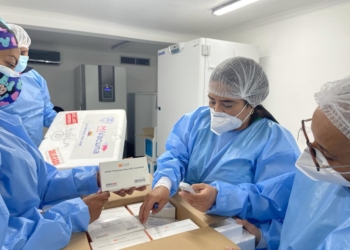 Con la llegada de 13.647 vacunas se restablece aplicación de segundas dosis a adultos mayores de 70 años