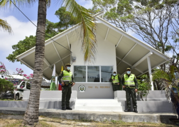 Distrito entrega obras de modernización de CAI para la Policía Metropolitana