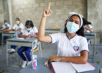 Distrito espera que haya presencialidad absoluta en colegios y universidades en el segundo semestre
