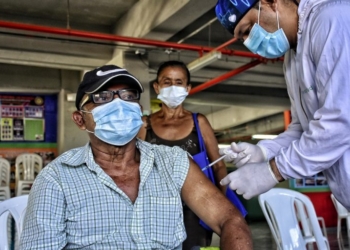 Punto móvil de vacunación contra COVID-19 llegó a Las Malvinas