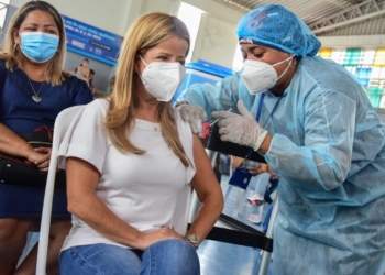 «En el Atlántico iniciamos la vacunación de más de 9.200 docentes contra el Covid-19»: Elsa Noguera