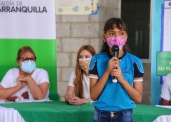Barranquilla impulsa los logros de sus estudiantes con la donación de equipos tecnológicos