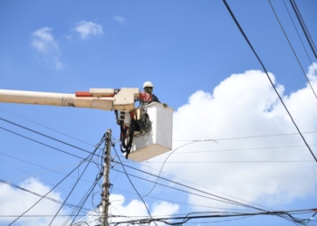 Reposición de redes eléctricas en los barrios San José y El Carmen