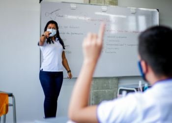 Distrito abre convocatoria de maestría para 140 docentes de colegios oficiales