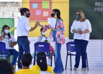 El 70 % de las instituciones educativas del Distrito reabrieron sus puertas a maestros y estudiantes