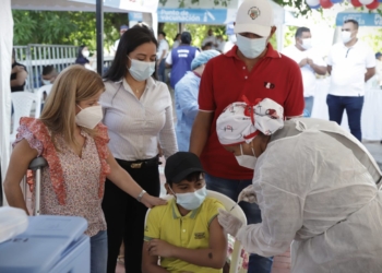 En el inicio de la unificación de vacunación contra el Covid-19 en Usiacurí y Suan, Atlántico aplica la vacuna 400 mil