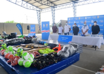 Indeportes inició maratónica jornada de entrega de implementación deportiva en los municipios