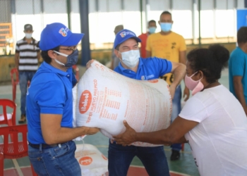 Gobernación del Atlántico entregó 2.400 kilos de concentrado a beneficiarios del ‘Campo a toda marcha’