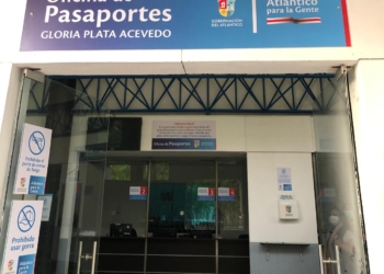 Con más personal, Oficina de Pasaportes atiende contingencia por error del sistema