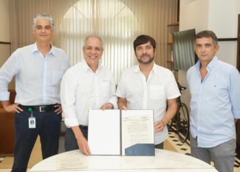 Distrito firma alianza con Monómeros para la producción de amoniaco verde