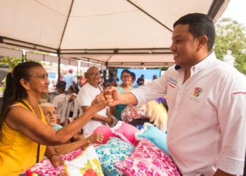 Gobernación impulsa los microemprendimientos de 770 personas mayores con ferias municipales