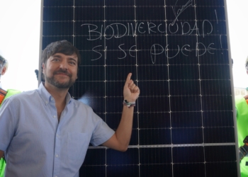 Con paneles solares en colegio oficial, se enciende la era de la energía limpia en Barranquilla 