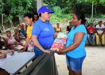 Gobernación del Atlántico entregó ayudas humanitarias a 85 familias afectadas por lluvias en San Juan de Tocagua