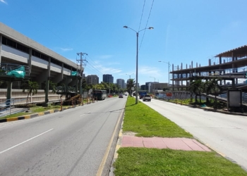 La Gran Vía: termina desmonte de puente peatonal en el colegio Sagrado Corazón