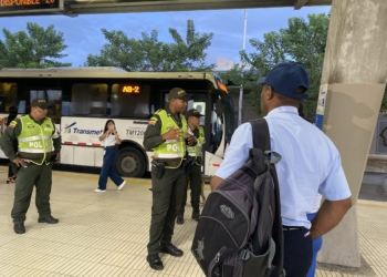 En alianza con la Alcaldía de Barranquilla y la Policía Metropolitana, Transmetro presenta ‘Escuadrón Anticosquilleo’