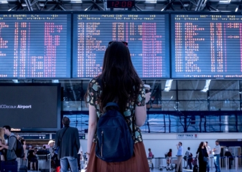 Acoger en Nochebuena a alguno de los miles de viajeros que no llegarán a sus casas por Navidad