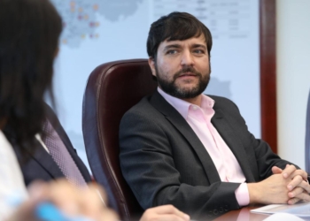 Alcalde Jaime Pumarejo presenta proyecto piloto integral de energía eólica costa afuera a Minminas 