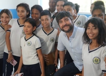 En encuentro con jóvenes, alcalde ratifica la transformación de ciudad a través de la educación y la cultura ciudadana