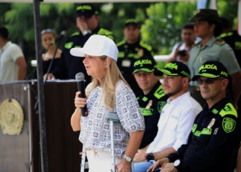 Gobernadora celebra llegada de 300 policías adicionales al Atlántico