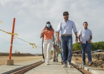 Playa de Puerto Mocho y tren turístico, cada vez más cerca de ponerse al servicio de la ciudad