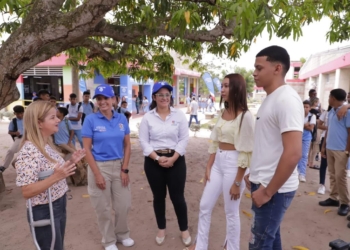 Más de 200 jóvenes se inscribieron en la feria ‘Directo a la U’ realizada por la Gobernación en Sabanalarga