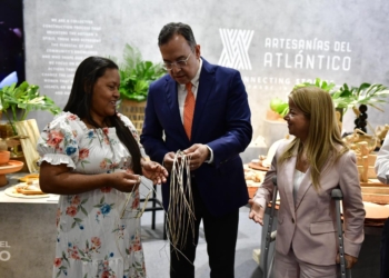 “Artesanías del Atlántico es un modelo de economía popular que podría replicarse en todo el país”: Embajador de Colombia en Francia