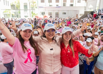 En homenaje a la vida y la lucha contra el cáncer de mama Alcira realizó su cierre de campaña