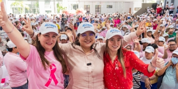 En homenaje a la vida y la lucha contra el cáncer de mama Alcira realizó su cierre de campaña