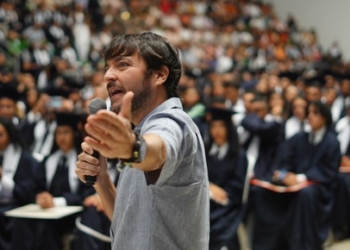 Campeones de la vida: Hoy 2.362 estudiantes ganaron su estrella al graduarse de ‘Universidad al Barrio’
