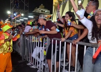 Tenga en cuenta el valor del alquiler de sillas en eventos de Carnaval 2024