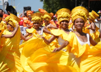 Casas Distritales de cultura brillaron en la Batalla de Flores
