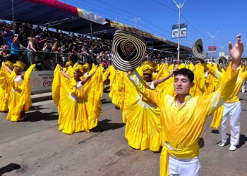 Casas Distritales de cultura brillaron en la Batalla de Flores