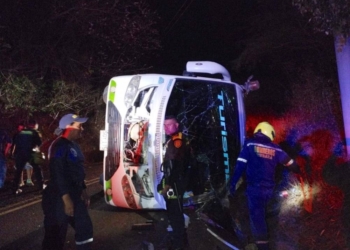 Gobernación del Atlántico presta ayuda humanitaria a víctimas de accidente vial en Tubará