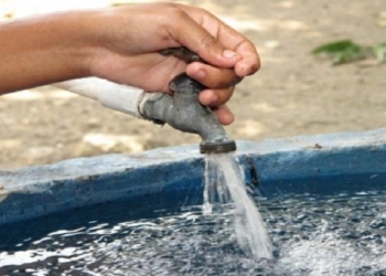 Revise cuál es es el tope de agua que puede gastar según su ciudad y cómo será cobro si se excede