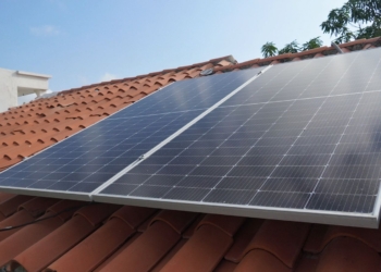 Triple A abre convocatoria para los primeros clientes que podrán instalar paneles solares en sus hogares