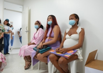 Certifican tres Caminos distritales en atención integral a la mujer y la infancia