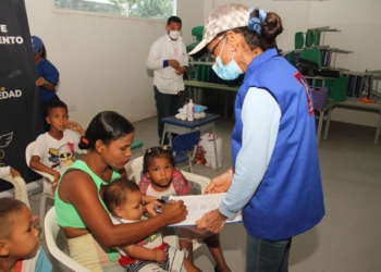Jornada de vacunación y servicios de salud llegó a la isla Cabica en Soledad