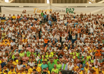 En Córdoba Gobierno entregó tierras a campesinos de Buenavista