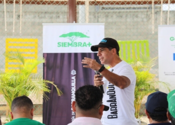 Alcalde char entrega huertas comunitarias a La Paz y 7 de Agosto