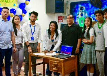 Malambo fortalece la educación en zona rural con la entrega de 100 portátiles