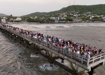 65 mil turistas disfrutaron del FestiPlaya 2025: alcalde Plinio Cedeño