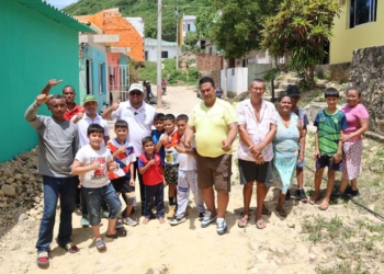 “Con calles pavimentadas, obras para el progreso llega al barrio Vistamar”: alcalde Plinio Cedeño