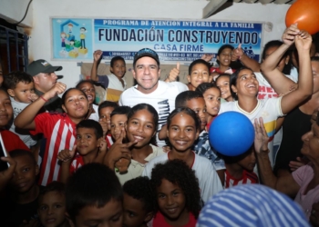 Alcalde Char entregan 450 metros líneas de vía pavimentada en Las Flores