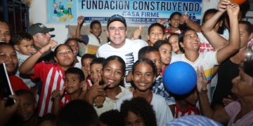  Alcalde Char entregan 450 metros líneas de vía pavimentada en Las Flores