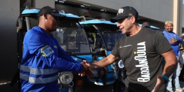 Alcalde Char entrega 41 motocarros eléctricos a bicitaxistas de Puerto Mocho