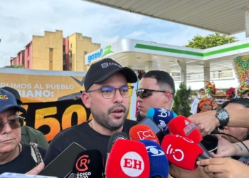 Desde este 1 de febrero baja $500 la gasolina en Colombia y el diésel queda congelado