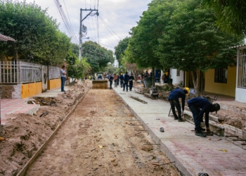 Barrio Ferrocarril de Soledad se transforma con nuevas obras de pavimentación y saneamiento básico